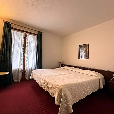Del Viale Otel Courmayeur